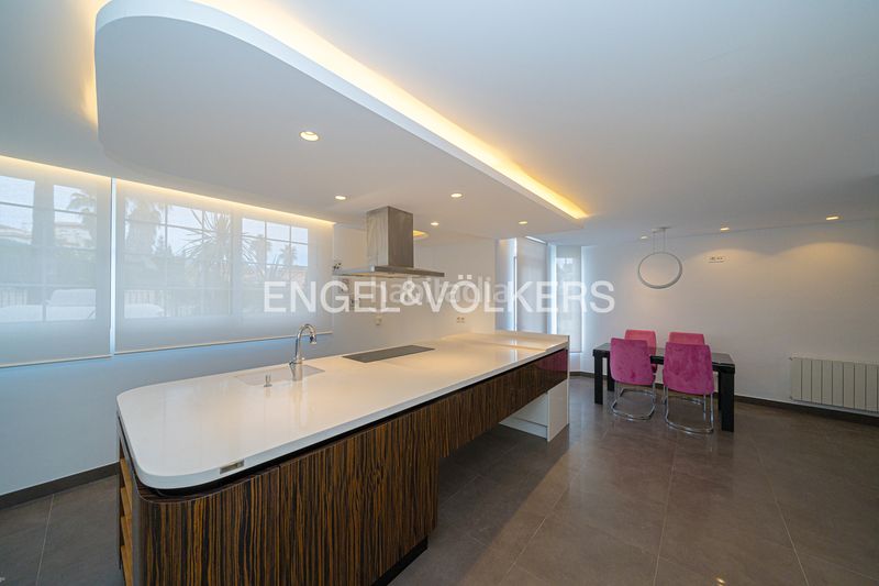 Foto a62f4238-ce37-4ee1-a528-8102c9241110. Casa amb xemeneia piscina a Pueblo-Ubanizaciones Alfàs del Pi (l´)