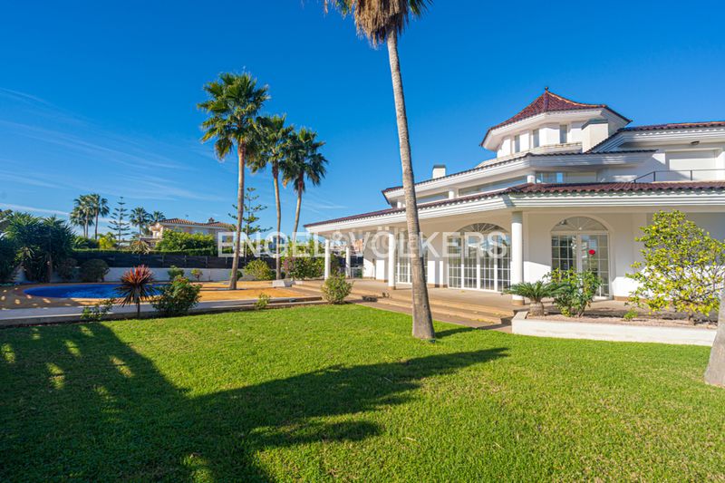 Foto b4409b67-6f3f-4e77-81e4-6c65f0153af4. Casa amb xemeneia piscina a Pueblo-Ubanizaciones Alfàs del Pi (l´)