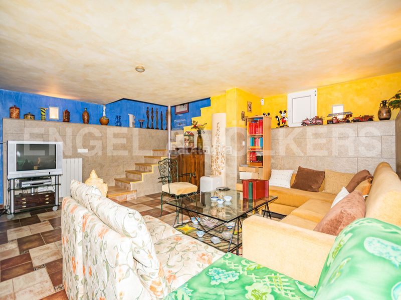 Foto 2f37d9f4-af5d-4a77-82fc-7568b4664449. Casa en Urbanizaciones Benidorm