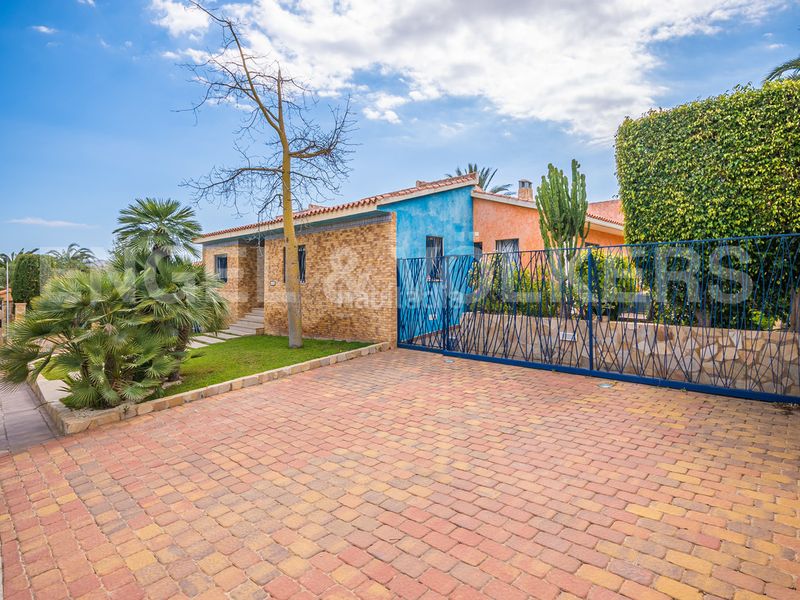 Foto af425ef2-679a-452b-8e58-8fc5f5ff357b. Casa en Urbanizaciones Benidorm