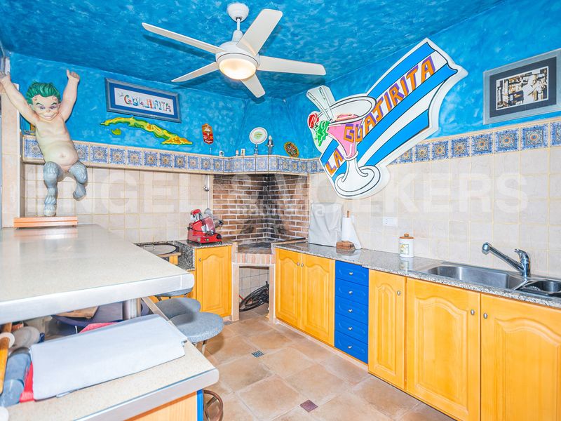 Foto f6888c90-e627-4aa1-bafa-0970da999ae0. Casa en Urbanizaciones Benidorm