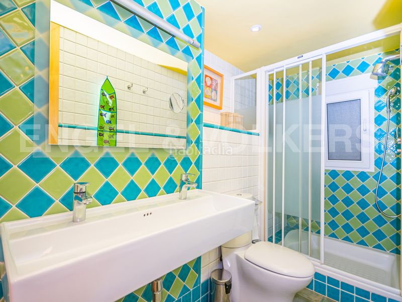 Foto f793615c-2343-4f82-bf5c-bd04e7a7e91c. Casa en Urbanizaciones Benidorm