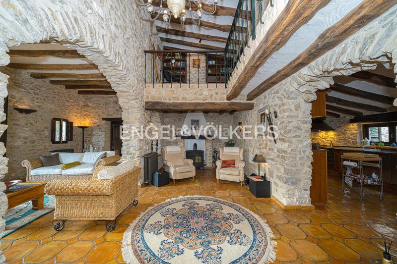 Foto a52c57a6-419c-4f1d-9b62-d0fcd0f807a1. Casa en Relleu