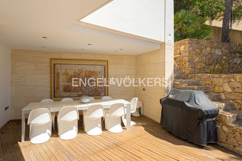 Foto 9663c5fb-a56d-4345-8191-89604f79a2d3. Casa amb xemeneia piscina a Sierra Helada Benidorm