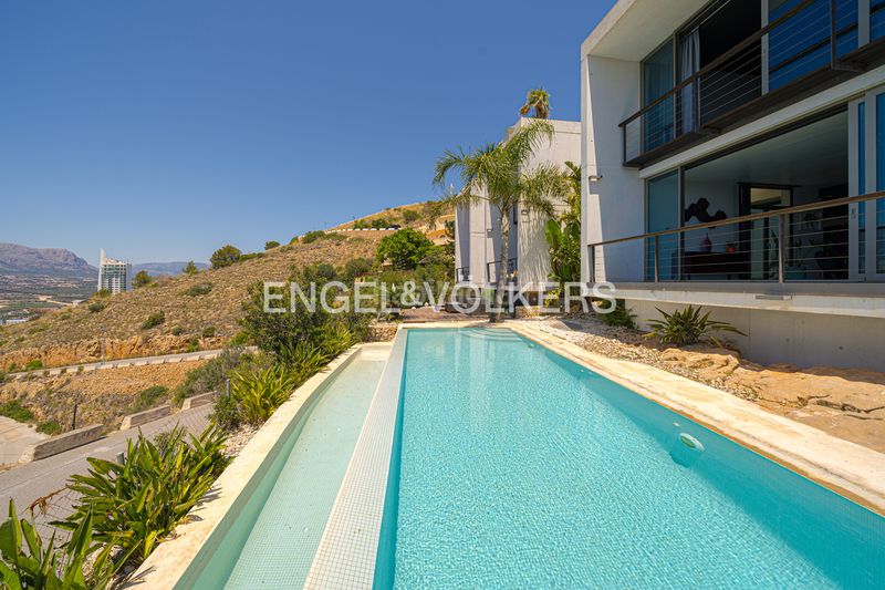 Foto 08366a07-c1a6-4030-b1c8-dee19198953d. Casa en Levante Alto Benidorm