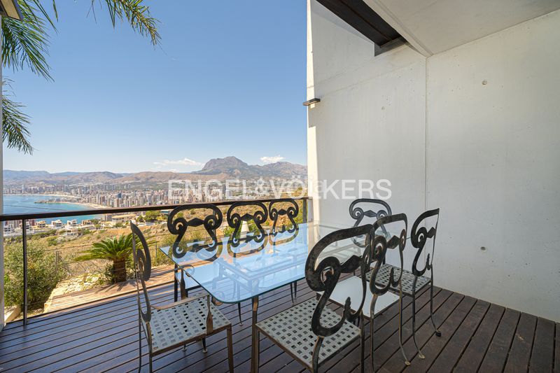 Foto 954389ec-9de9-48fd-9337-bc73ede59058. Casa en Levante Alto Benidorm