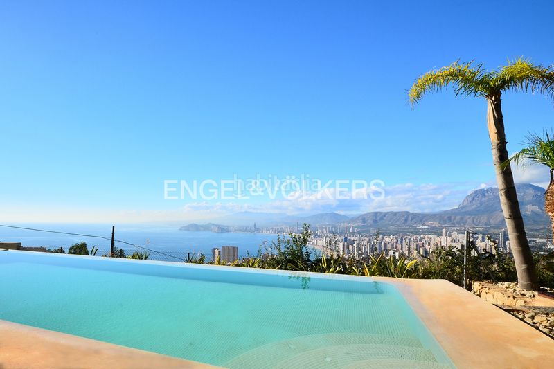 Foto b4792141-fe68-4dcb-8ac9-89d240f257e4. Casa en Levante Alto Benidorm