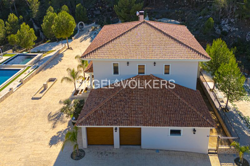 Foto 6ae17cf0-4817-48ed-a8a1-91cd39572c71. Casa amb xemeneia piscina a Guadalest