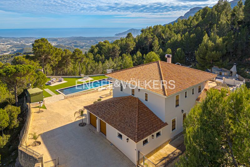 Foto 7aa1f34b-67fc-490f-8410-1ea5891747ff. House with fireplace pool in Guadalest
