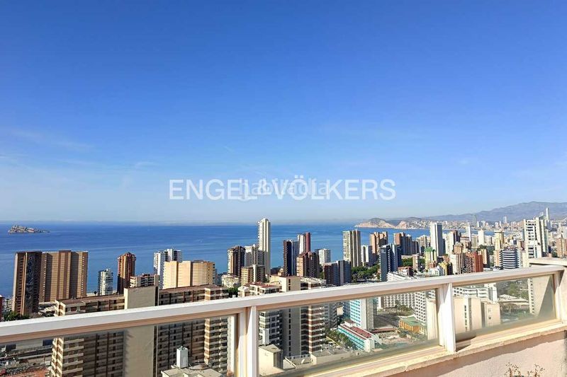Foto 49df210b-45cd-4acd-b210-49b5c3f8eba2. Àtic amb piscina a Rincón Bajo Benidorm