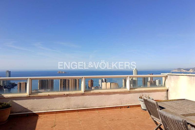 Foto 598363f5-2c07-4ee6-8e6d-b6f009414189. Àtic amb piscina a Rincón Bajo Benidorm