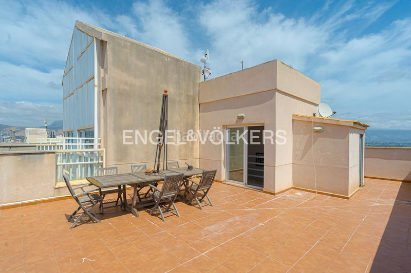Foto dd60421e-a706-4885-be30-3cc2cb5e9ffd. Àtic amb piscina a Rincón Bajo Benidorm
