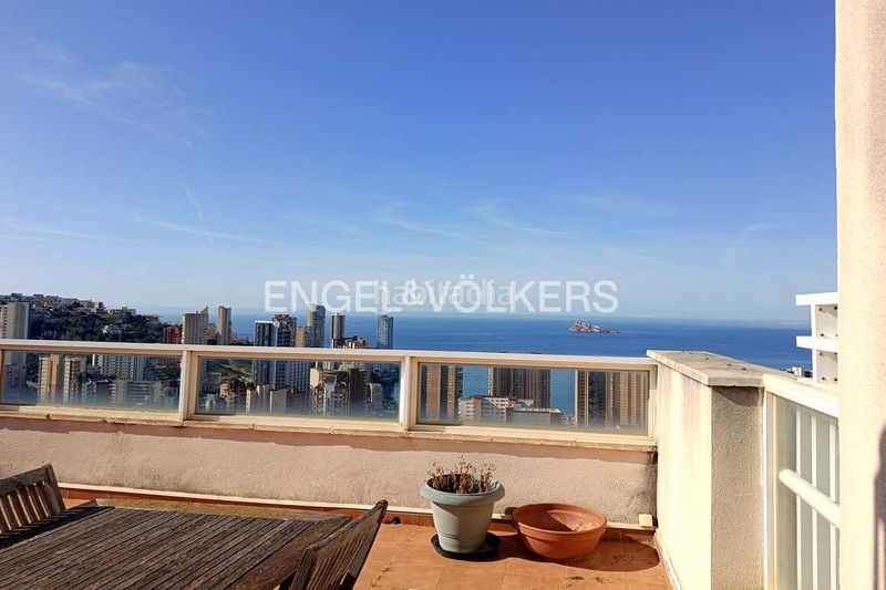 Foto e0df864b-0f27-4c76-9edd-5b6a94d72feb. Àtic amb piscina a Rincón Bajo Benidorm
