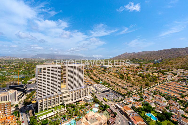 Foto 0448ca64-072e-4a1e-8991-f473cbf8b5ea. Àtic amb piscina a Levante Alto Benidorm