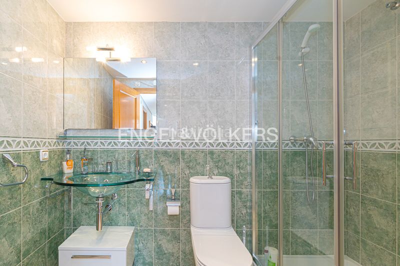 Foto 1785961c-ff37-4f2e-997b-f7956d7de83e. Àtic amb piscina a Levante Alto Benidorm