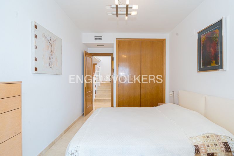 Foto 5e3595f3-219f-400f-b524-54c68622f7a4. Àtic amb piscina a Levante Alto Benidorm