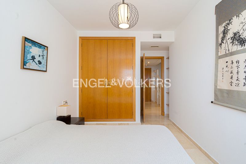 Foto 616042a4-6b77-47b0-902a-bd91de42b6a7. Àtic amb piscina a Levante Alto Benidorm