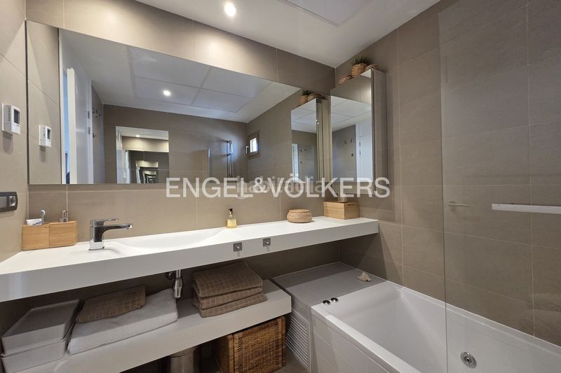 Foto 09e152a2-17c6-4895-b0eb-b77b49c3360c. Apartament amb piscina a Playa Poniente Benidorm