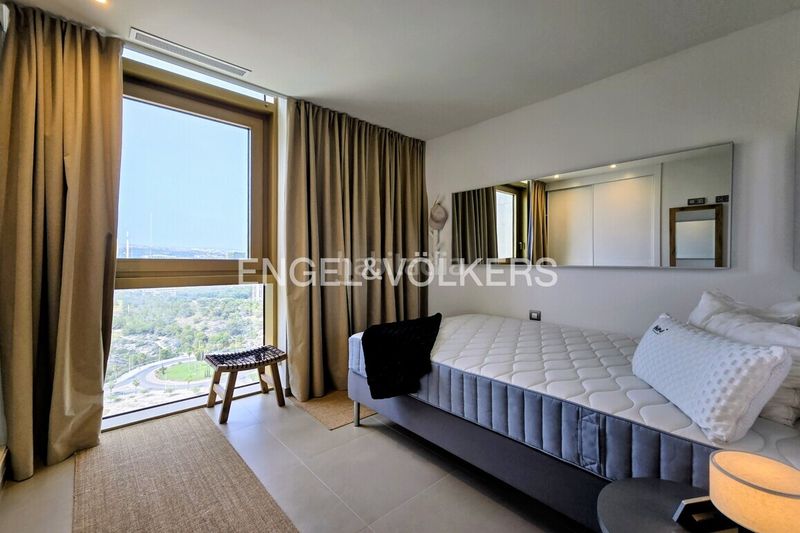 Foto 35a81046-f28a-4c0e-ba8e-2e42c7cc98e6. Apartament amb piscina a Playa Poniente Benidorm