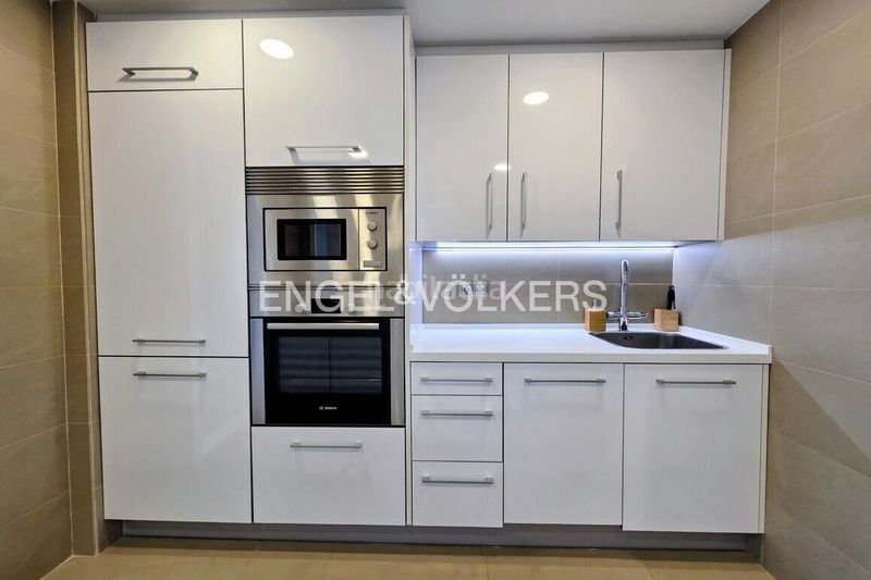 Foto 6cab4efa-de54-4528-8eca-a0cefe5b360c. Apartament amb piscina a Playa Poniente Benidorm