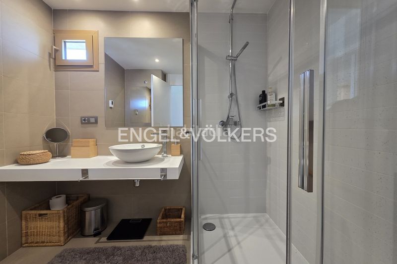 Foto a646f3e0-7cfc-4323-b9cd-f98a24850072. Apartament amb piscina a Playa Poniente Benidorm