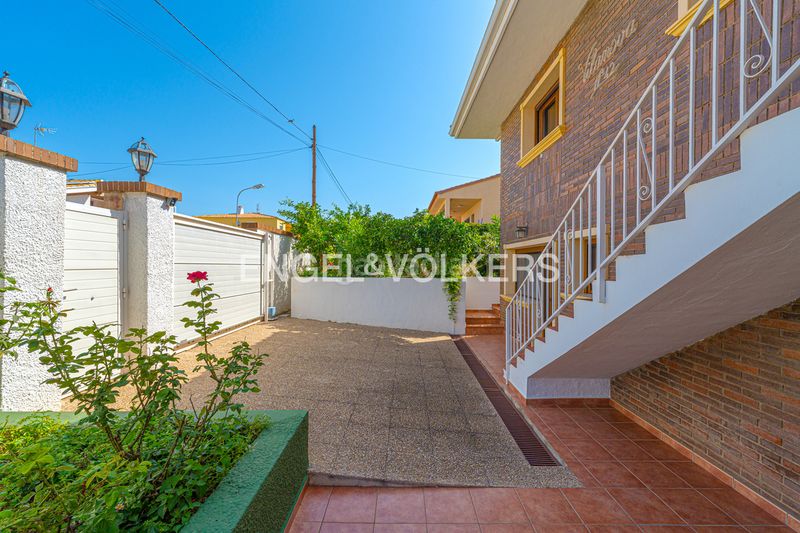 Foto b012c768-b742-4066-adfc-c0ccee9358b3. Casa en Sierra Helada Benidorm