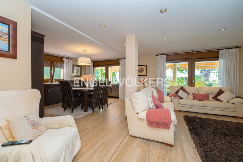 Foto bb673fd2-d17c-4d6b-8a47-5b68c8bbbffe. Casa en Sierra Helada Benidorm