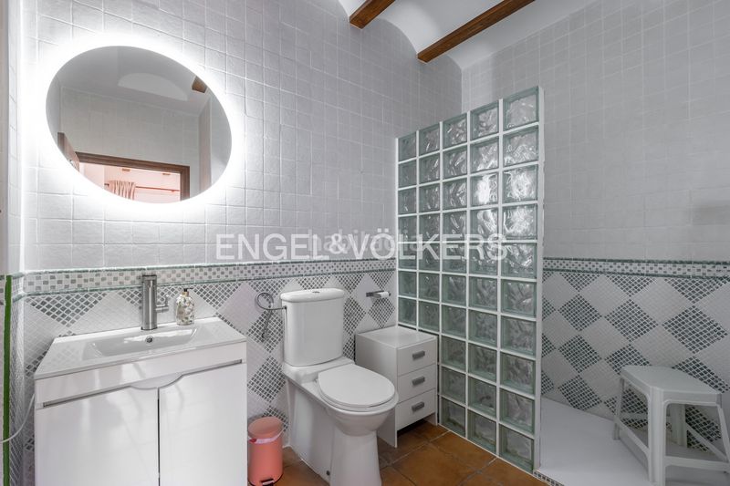 Foto 7b3a0498-ab1e-4b42-ba1f-cbb15933d748. Casa amb piscina a Finestrat pueblo Finestrat