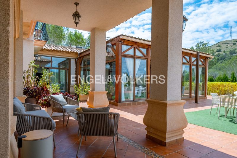 Foto b801c4ed-6642-4fda-9009-f05d7b5a9d37. Casa amb piscina a Finestrat pueblo Finestrat