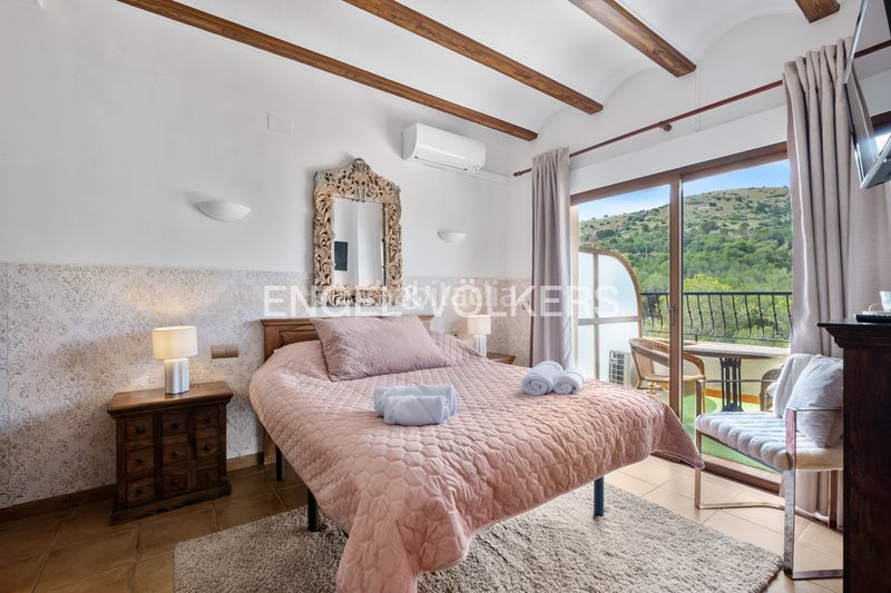 Foto c28fedb4-34fe-4a21-ba4d-26f0997ee209. Casa amb piscina a Finestrat pueblo Finestrat