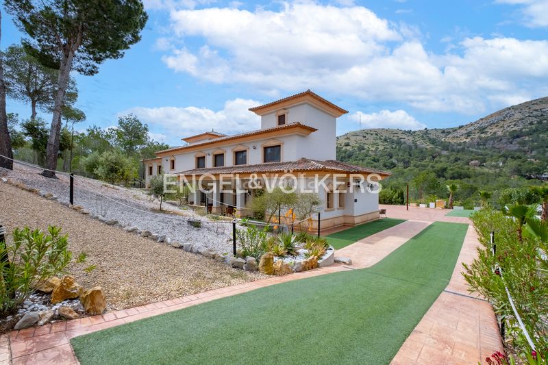 Foto fef0e4ca-ed96-437e-b14f-960c57e889bc. Casa amb piscina a Finestrat pueblo Finestrat