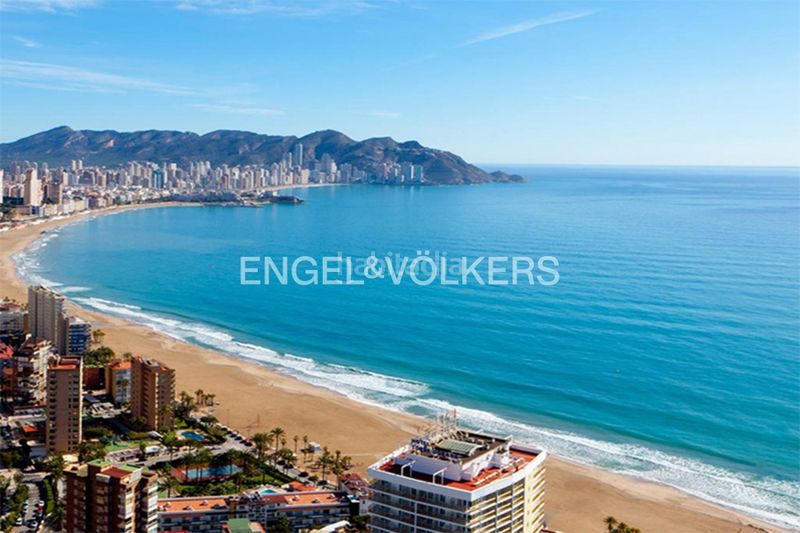 Foto 2fc1d41b-f178-47d8-b2de-bde3f48752e8. Apartamento en Playa Poniente Benidorm
