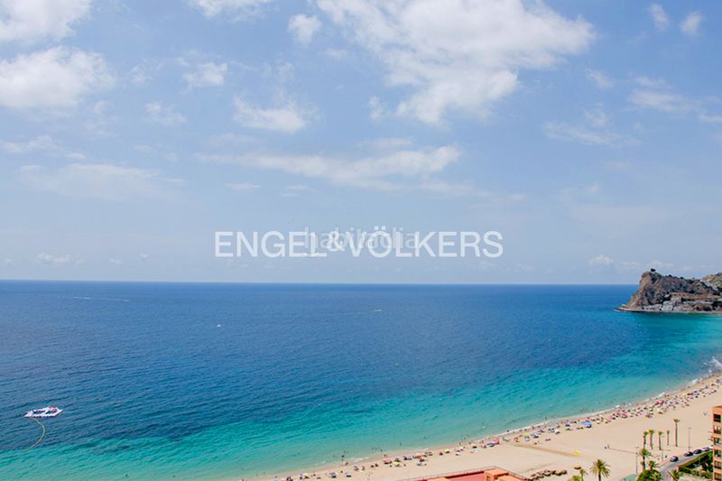 Foto ebb9d8ea-6405-45c2-814e-923aef85b7bf. Apartamento en Playa Poniente Benidorm