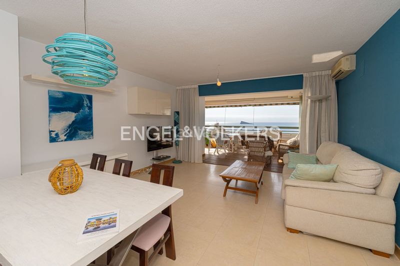 Foto 5b615cf6-4561-44d1-873b-8a6d9547d119. Apartament amb piscina a Playa Poniente Benidorm