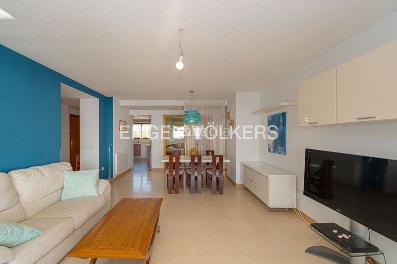 Foto 66ea0dcf-8cf3-4b1c-ad27-4107cca97405. Apartament amb piscina a Playa Poniente Benidorm