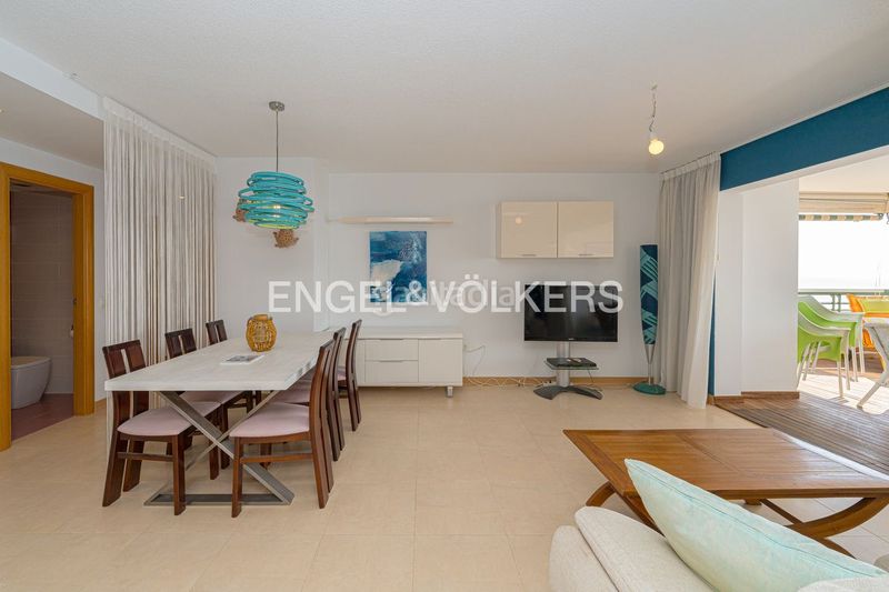 Foto 7fdf3018-1fa1-43d6-9a6b-339783cf54d1. Apartament amb piscina a Playa Poniente Benidorm