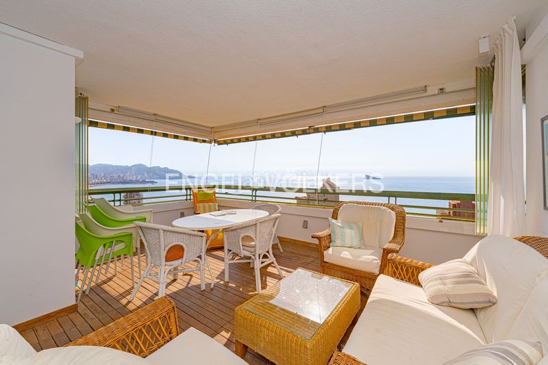 Foto a0488c47-be3f-4406-974d-88b61b43b11f. Apartament amb piscina a Playa Poniente Benidorm