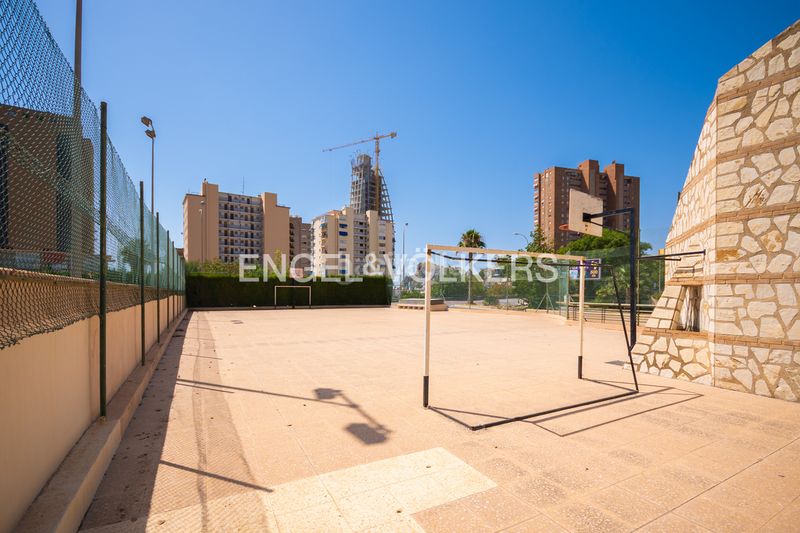 Foto ad672e55-f292-4d38-ac9a-ab11984eb482. Apartament amb piscina a Playa Poniente Benidorm
