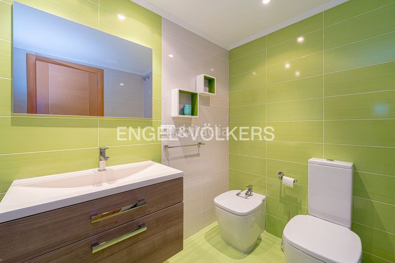 Foto fb45f7f8-028d-4e01-95a1-c4a0c9661fb6. Apartament amb piscina a Playa Poniente Benidorm