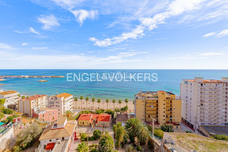 Foto 4d8be78a-4b0b-4568-9efd-fa6bb4a2eeff. Dúplex amb piscina a Platja de Vila Joiosa Vila Joiosa (la)