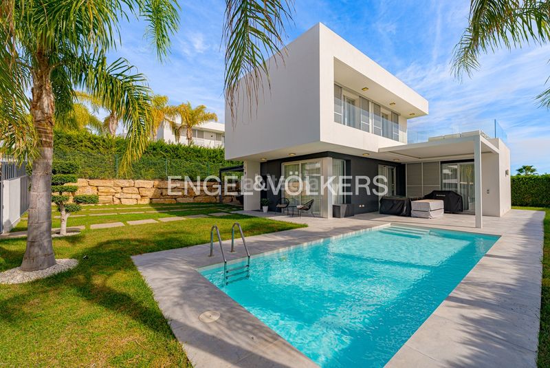 Foto 6612e636-e09b-46f5-9702-ecadb02e7f4d. Casa amb piscina a Golf Bahía Finestrat