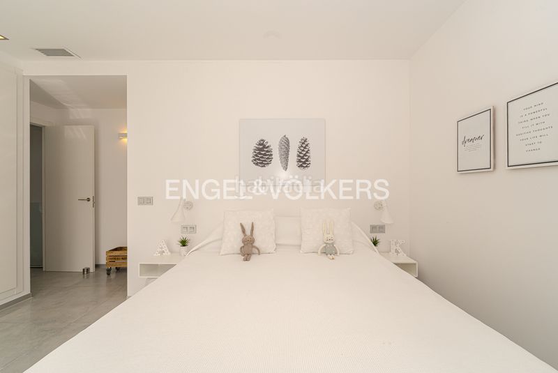 Foto f6e8617d-8521-4ae9-81a2-ad8be9e98913. Casa amb piscina a Golf Bahía Finestrat
