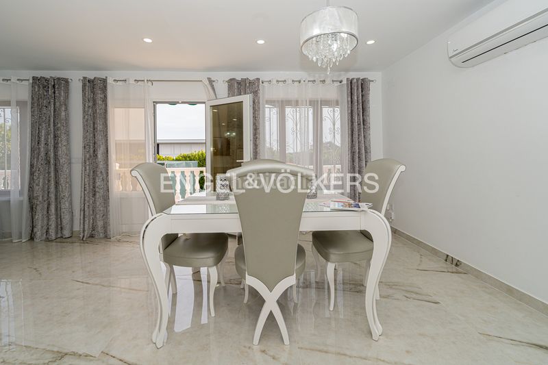 Foto cfb1c1e0-1964-4b45-8ba4-ce231b5ec439. Casa amb piscina a Coloma Nucia (la)