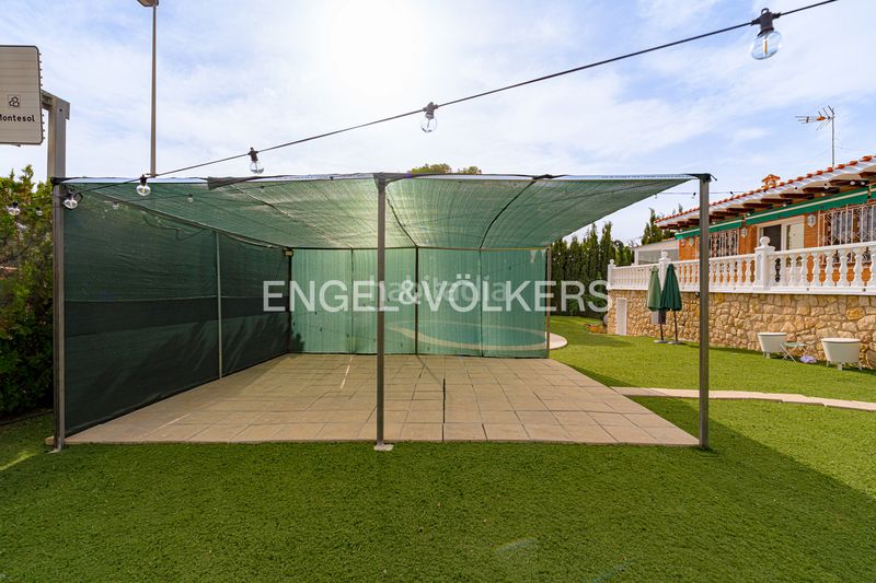 Foto ffa9a772-aedc-4d9d-ad72-b37b1a2cbeec. Casa amb piscina a Coloma Nucia (la)