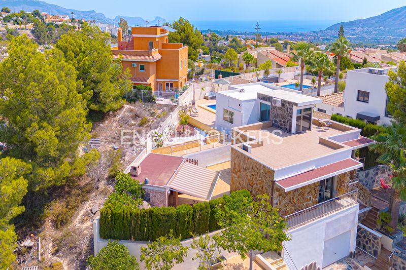 Foto 0670e8af-b6b5-49d0-850f-2db116e20351. Casa amb piscina a Coloma Nucia (la)