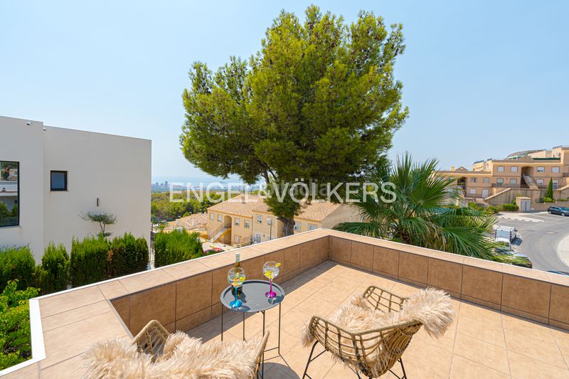 Foto 06c58941-ba96-487d-bddb-7c2834c444ec. Casa amb piscina a Coloma Nucia (la)