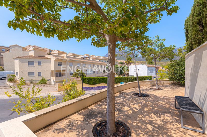 Foto 2911b321-63d3-4093-a464-23cb49a0090d. Casa amb piscina a Coloma Nucia (la)