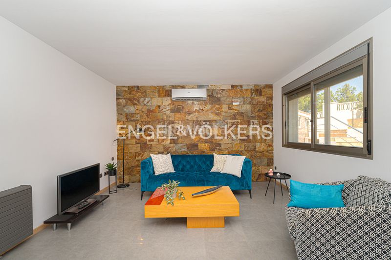 Foto 2ad07490-1708-4bc9-8a4c-61118dadea14. Casa amb piscina a Coloma Nucia (la)