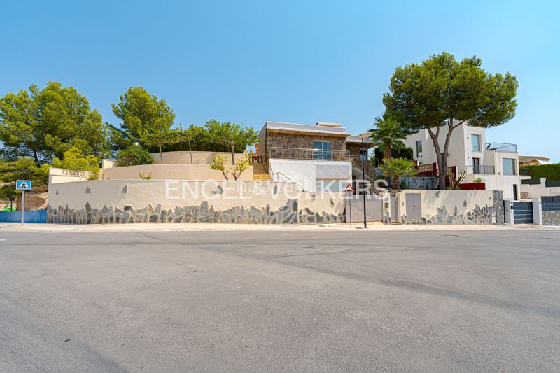 Foto 2efeadf3-dd1d-4e9b-b461-16d4020799b6. Casa amb piscina a Coloma Nucia (la)