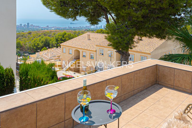 Foto 60673223-9fed-4aaa-86c0-091bcc88cbce. Casa amb piscina a Coloma Nucia (la)